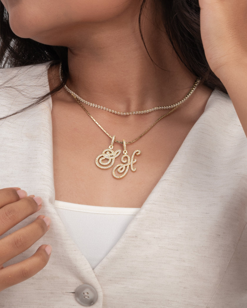 Latina initial
