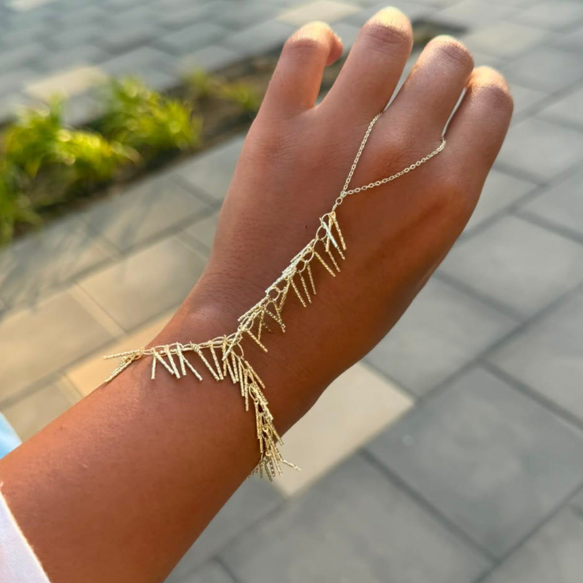 Shimmer hand chain